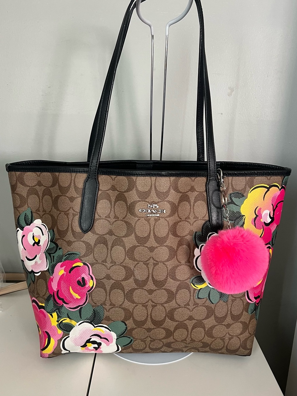 Coach City Tote in Signature Canvas with Vintage Rose Print